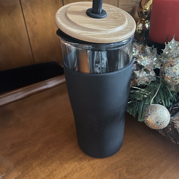 Glass tumbler - Picture 1 of 4